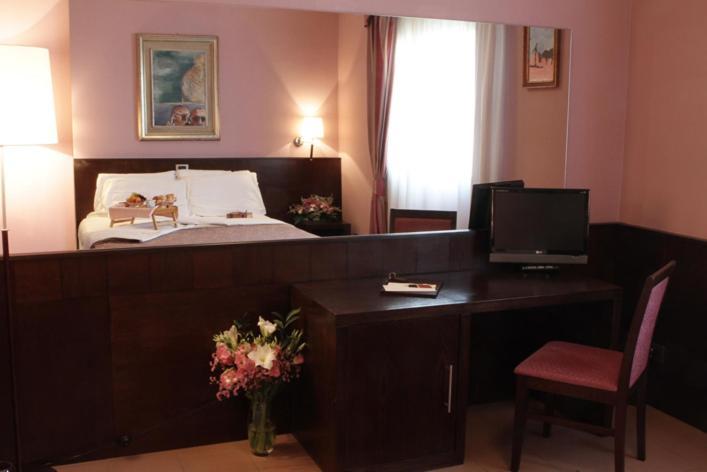 Hotel City П'яченца Номер фото