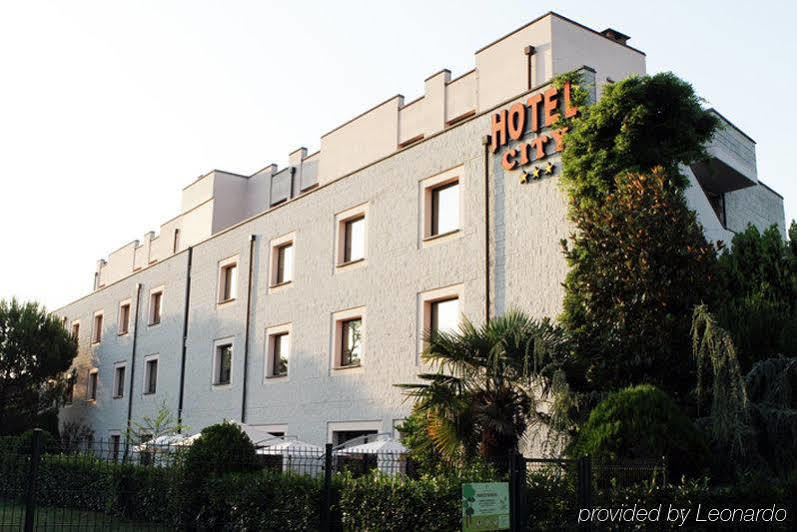 Hotel City П'яченца Екстер'єр фото